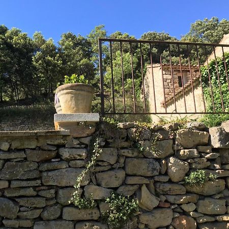 Aparthotel Les Gouts Et Les Couleurs Cucuron Exterior foto