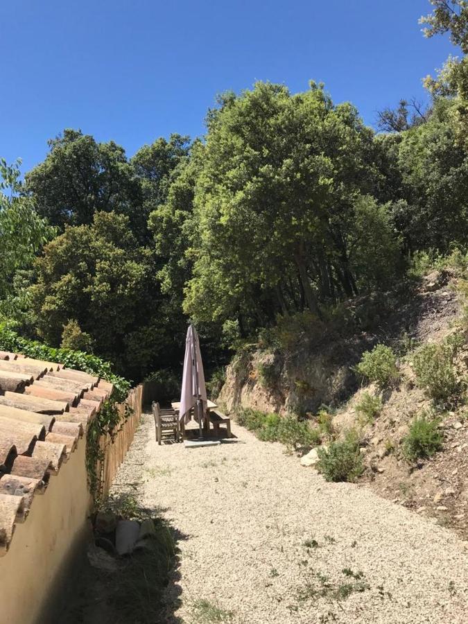 Aparthotel Les Gouts Et Les Couleurs Cucuron Exterior foto